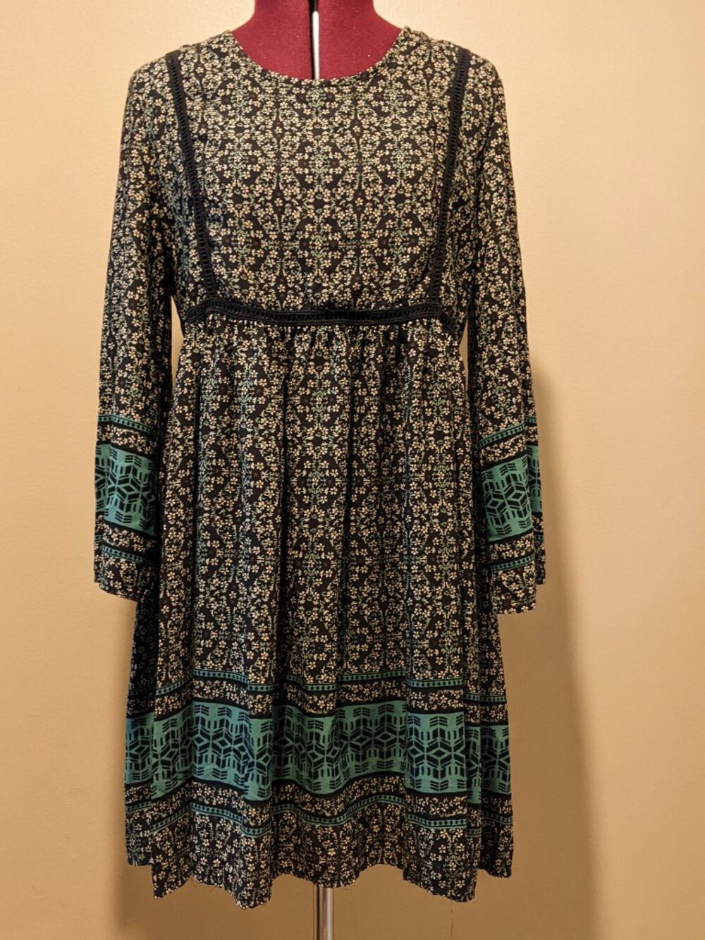 Miami Boho Mini Dress – Black/White/Green – Size Medium